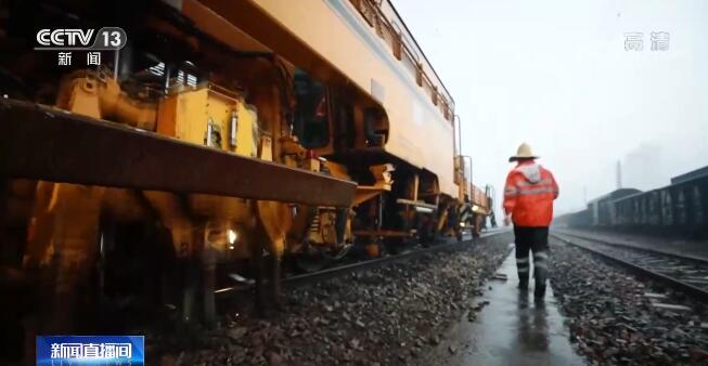 应对极端天气 铁路部门全面加强设备检修筑牢安全防线